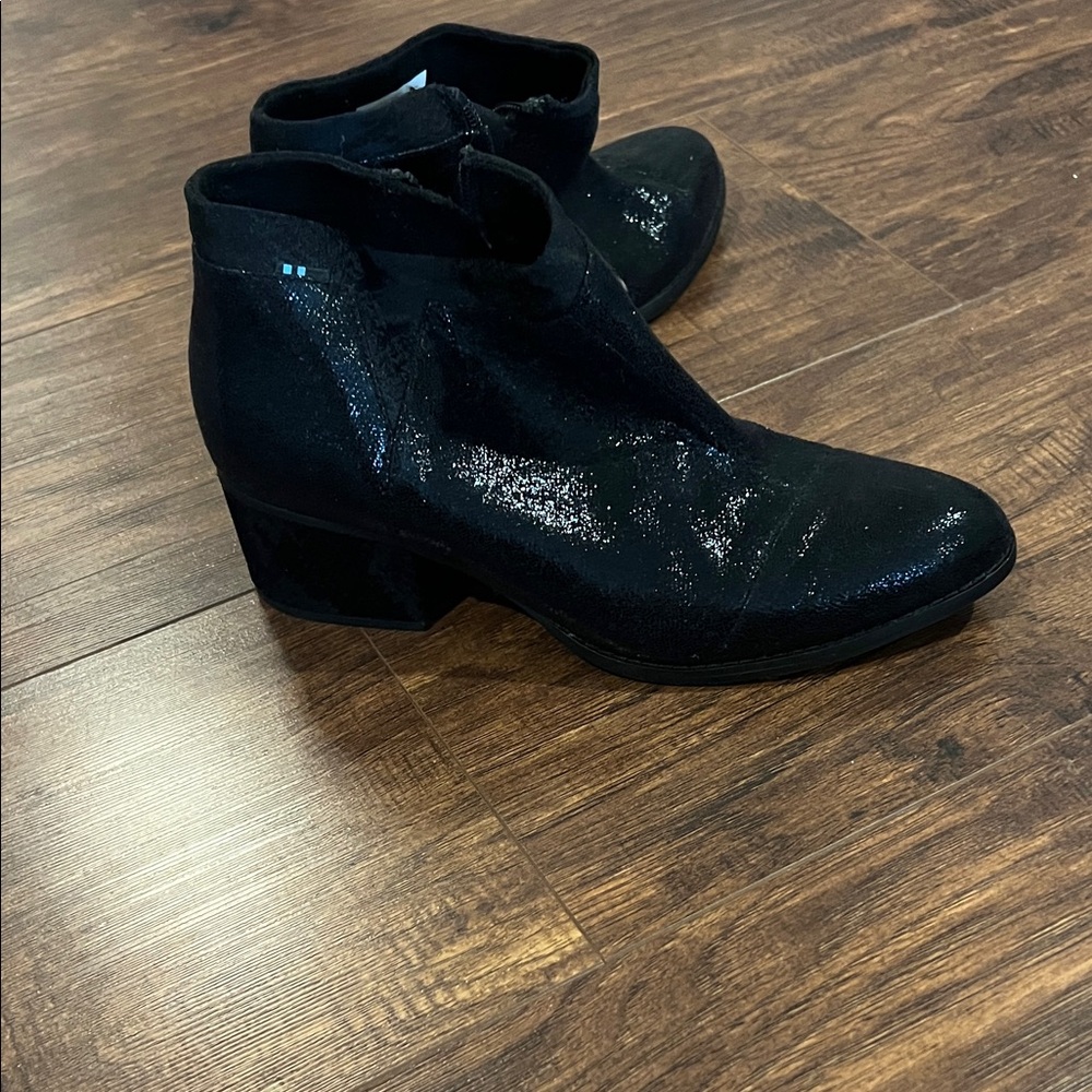Toms Shimmering Black Ankle Boots